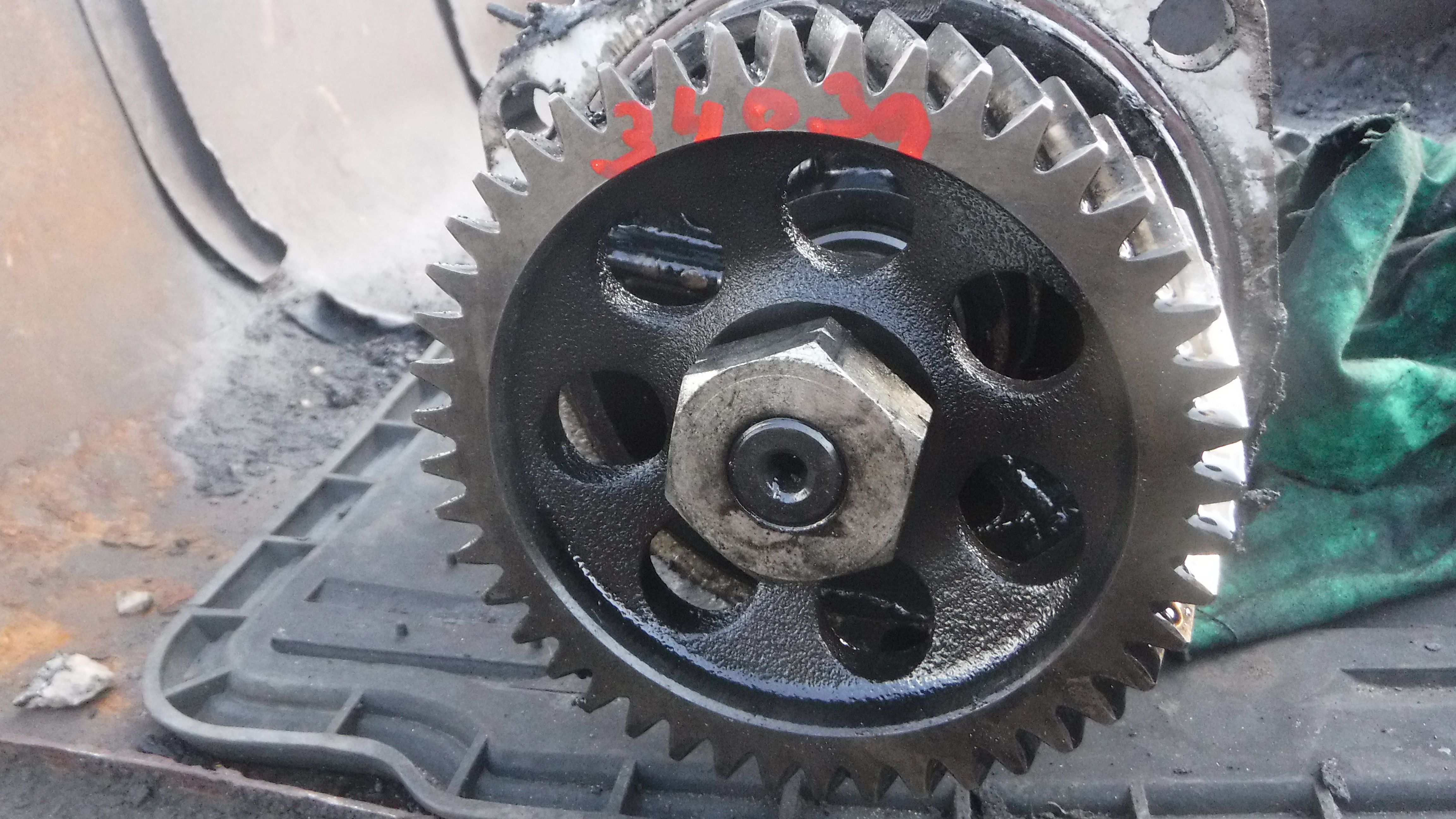 Шестерня компрессора 99437433 курсор 8 IVECO